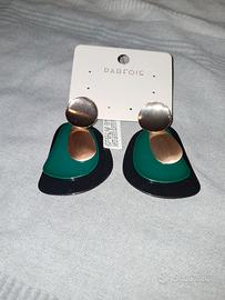 Orecchini di bigiotteria