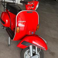 Vespa P200 e