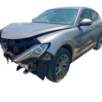 Alfa Romeo Stelvio motore cambio carrozzeria 