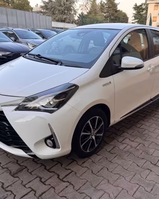 TOYOTA Yaris 1.5 5 porte Active