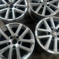 Cerchi in lega 16 pollici per VW