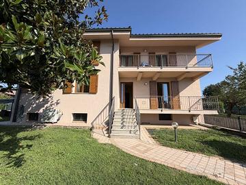 Appartamento di 201 m² con 4 locali a Poncarale