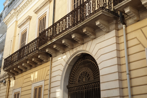Bitonto palazzo storico cielo terra