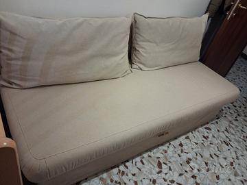 Divano-letto una piazza e mezzo, come nuovo.