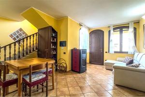 Villa con cortile e taverna