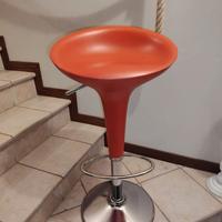 Sgabello BOMBO girevole e regolabile in altezza