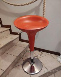 Sgabello BOMBO girevole e regolabile in altezza