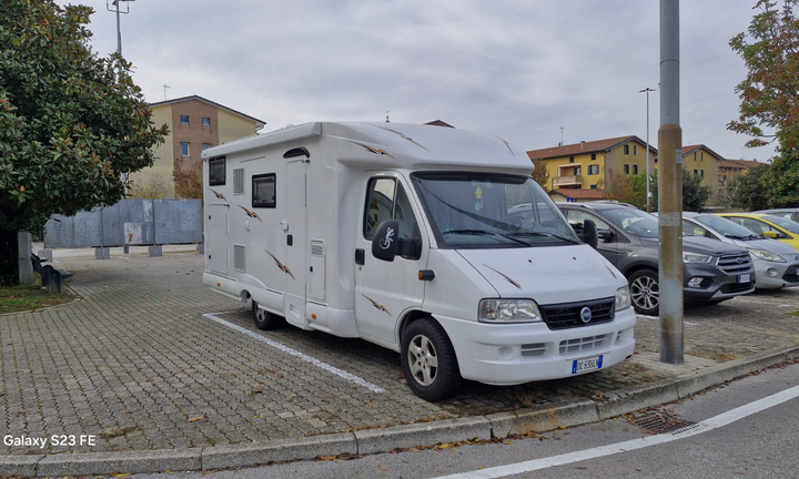 Camper semintegrale joint 156