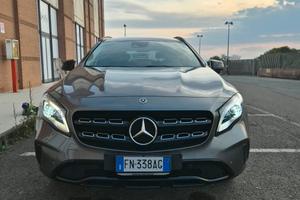MERCEDES GLA 220d Premium 2018 perfetta tagliandat