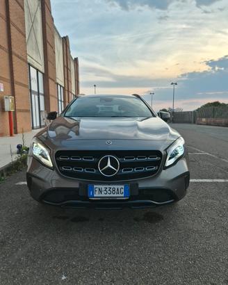 MERCEDES GLA 220d Premium 2018 perfetta tagliandat