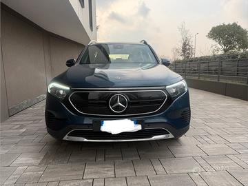 EQB 300 4MATIC PREMIUM