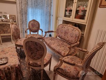 salotto in  stile Luigi xv per amanti di antiquari