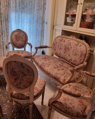 salotto in  stile Luigi xv per amanti di antiquari