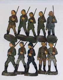 10 vecchi soldatini in pasta Elastolin