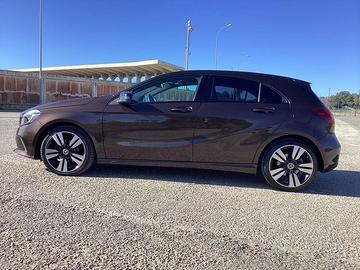 Mercedes Classe A 180 D  Premium  2018  aut. T.A.
