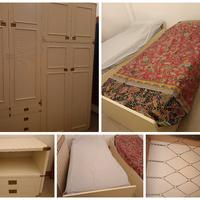 Mobili in legno massello e non