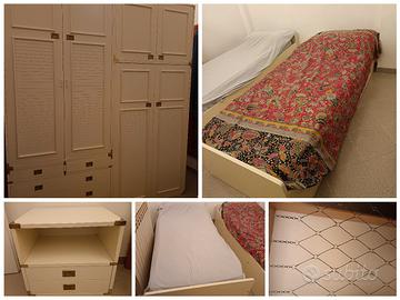 Mobili in legno massello e non