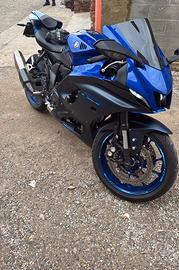 Yamaha R7