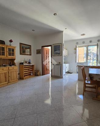 CASA SEMINDIPENDENTE A FIUGGI