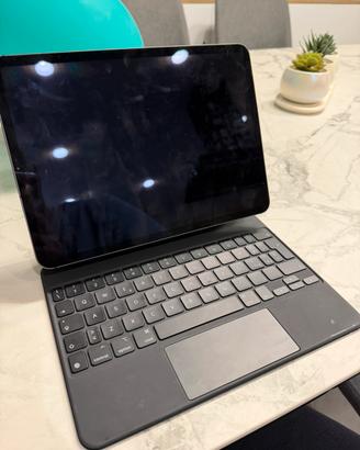 iPad Pro 11” 2ª Cellular + Magic Keyboard Apple