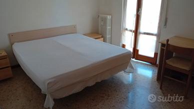 Libera da subito Singola per ragazze studenti