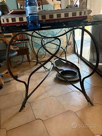 Tavolo in ferro