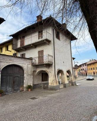 Rustico / Casale di 118 m² con più di 5 locali a P