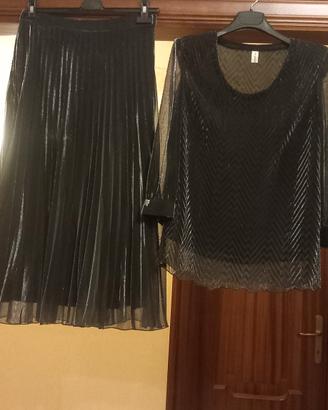 COMPLETO DI GONNA E MAGLIA 