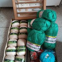 cassetta cucito , gomitoli lana, cotone 