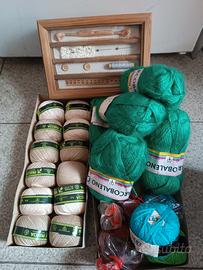 cassetta cucito , gomitoli lana, cotone 