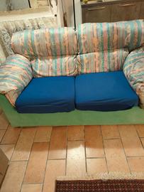 divano  a due posti 