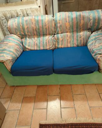 divano  a due posti 