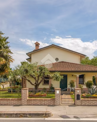 BIFAMILIARE A RAVENNA