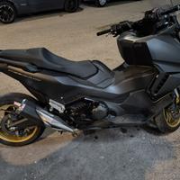 Honda forza 750