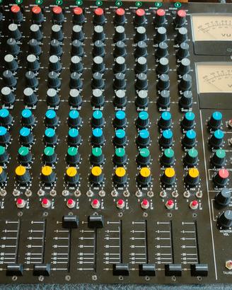 Mixer professionale vintage Studiomaster 16 into 4