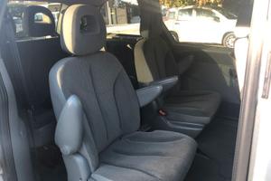 Crysler Voyager 7 posti 2005