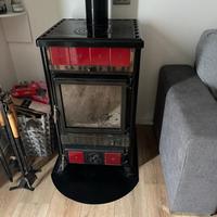 Stufa a legna Nordica (compresa canna fumaria)