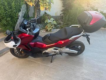 Honda Forza 750 DCT 2024 - 400 km, pari al nuovo