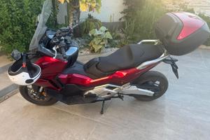 Honda Forza 750 DCT 2024 - 400 km, pari al nuovo