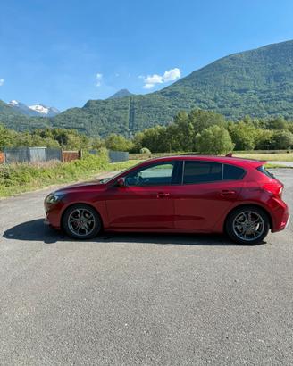ford focus 1.5 st line