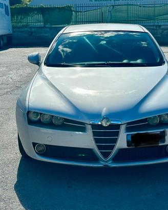 Alfa 159 SW  tagliandata, gommata,batteria nuova