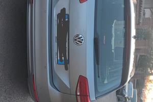 Volkswagen Passat del 2019. Tenuta benissimo