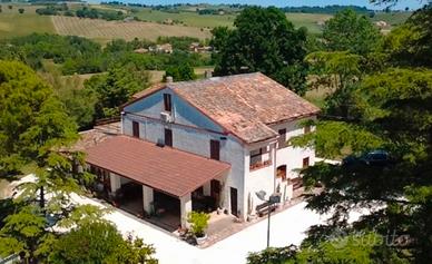 Tutto in esclusiva con parco da sogno