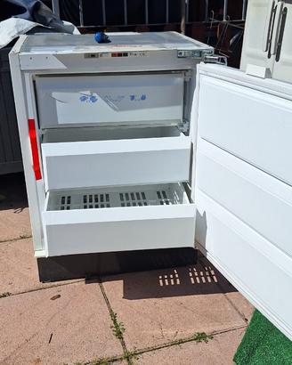 Freezer da incasso funzionante