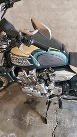 TRIUMPH THUNDERBIRD 900