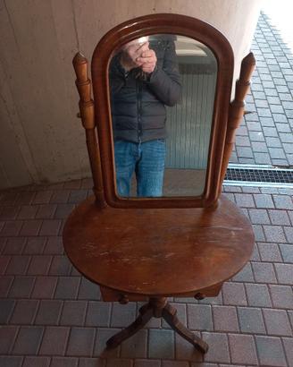 Mobile da toeletta antico