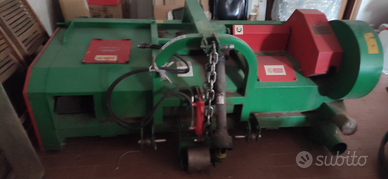 Macchina raccolta delle nocciole