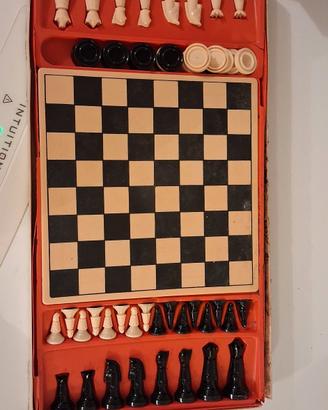 Gioco degli Scacchi Vintage Completo in Plastica 