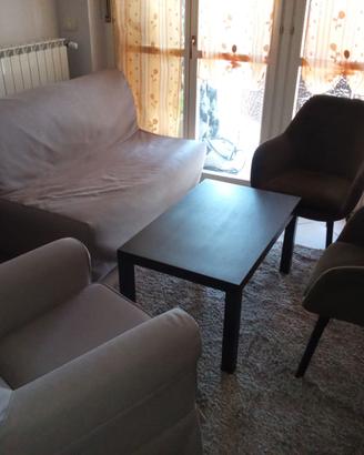 Soggiorno IKEA con divano LYCKSELE MURBO