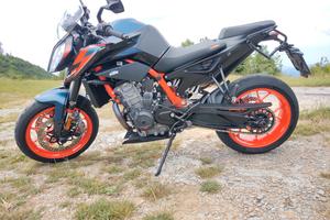 KTM 890 Duke R - 2022